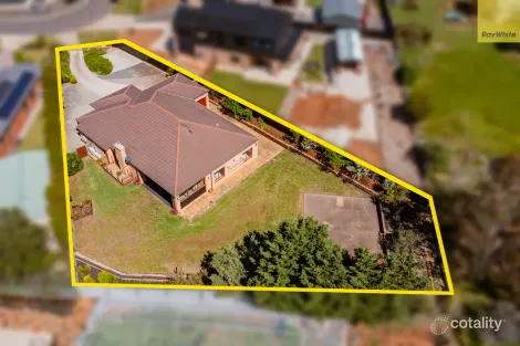 Property photo of 43 Darley Drive Darley VIC 3340