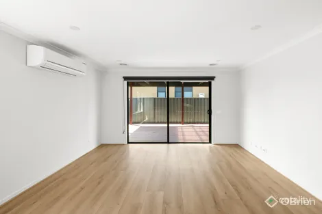 Property photo of 69 Abbeygate Drive Werribee VIC 3030