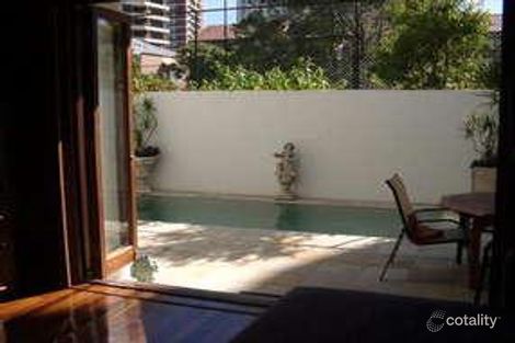 Property photo of 1/3 Mountbatten Avenue Main Beach QLD 4217