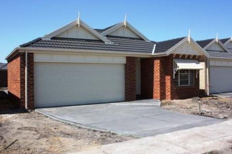 14 Banfield Pl, Lyndhurst, VIC 3975