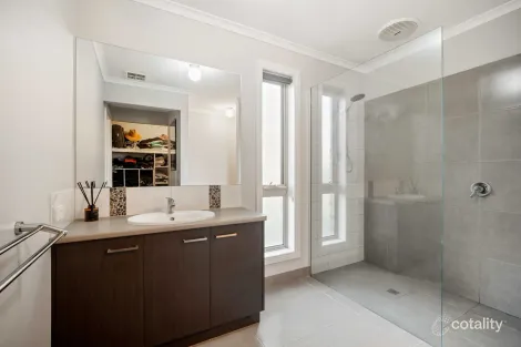 Property photo of 13 Diamond Drive Cardigan Village VIC 3352