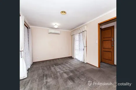 Property photo of 17 Jarryd Crescent Berwick VIC 3806