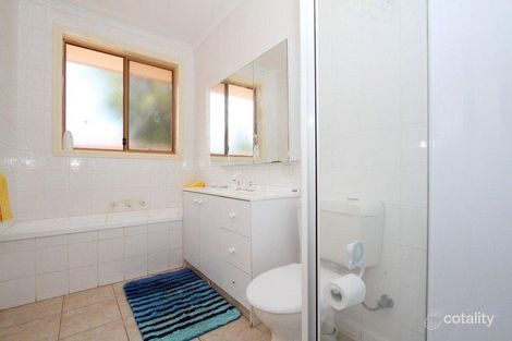 Property photo of 8 Rose Hedge Drive Sydenham VIC 3037