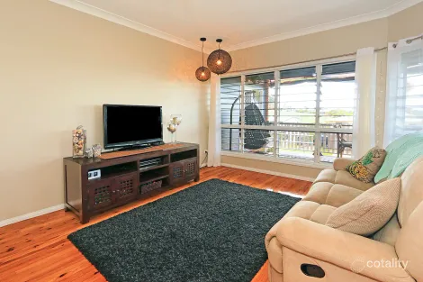 Property photo of 14 Found Street Meikleville Hill QLD 4703