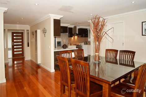 Property photo of 32 Roycroft Avenue Mill Park VIC 3082