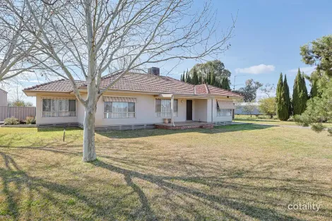 Property photo of 125 Sunnycliffs Crescent Red Cliffs VIC 3496
