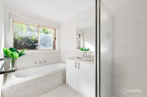 Property photo of 11 Verde Parade Epping VIC 3076