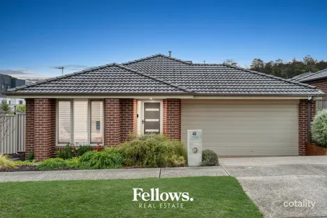 40 Kenneth Rd, Pakenham, VIC 3810
