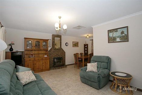 Property photo of 32 Valleyview Crescent Hackham West SA 5163