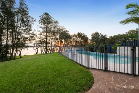 Property photo of 12 Marine Parade Rocky Point NSW 2259