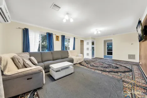 Property photo of 4B Crystal Gardens Cranbourne West VIC 3977