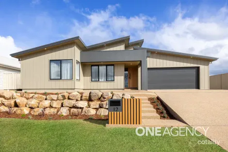 Property photo of 12 Lawrence Avenue Gobbagombalin NSW 2650