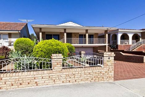 8 York St, Beaconsfield, WA 6162