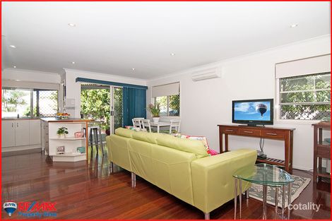 Property photo of 3/27 Fifth Avenue Sandgate QLD 4017