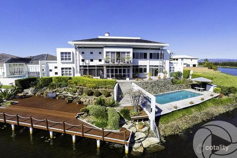 17 Staysail Cres, Clear Island Waters, QLD 4226