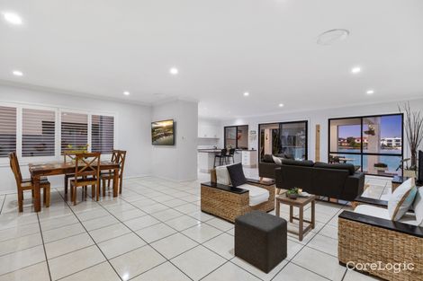 Property photo of 520 Oyster Cove Promenade Helensvale QLD 4212