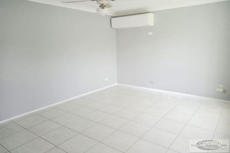 Property photo of 19 Glenella Way Minto NSW 2566