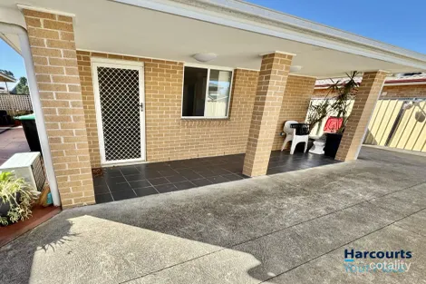 Property photo of 8 Dutch Place St Clair NSW 2759