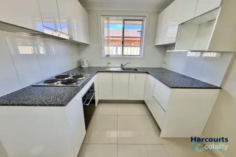 Property photo of 8 Dutch Place St Clair NSW 2759