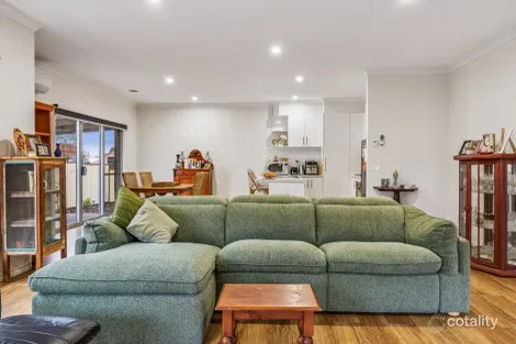 Property photo of 2/28 Gordon Crescent Romsey VIC 3434