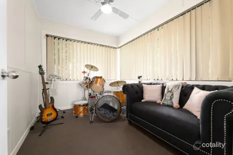 Property photo of 1 Kent Street Raymond Terrace NSW 2324