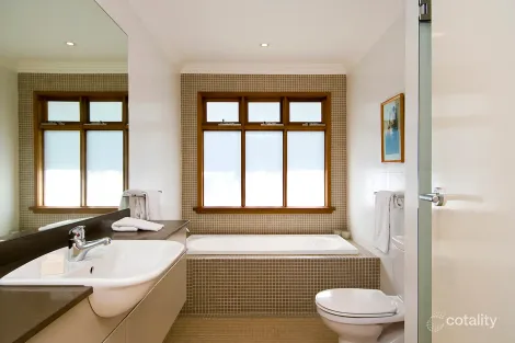 Property photo of 60 Avalon Parade Avalon Beach NSW 2107