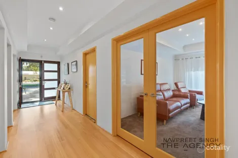 Property photo of 43 Runnymede Gate Wellard WA 6170
