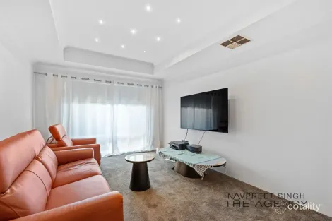 Property photo of 43 Runnymede Gate Wellard WA 6170