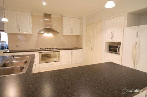 Property photo of 31 Oakgrove Drive Narre Warren South VIC 3805