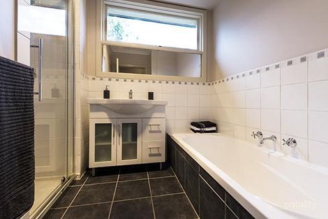 Property photo of 1 Ferny Creek Avenue Upper Ferntree Gully VIC 3156
