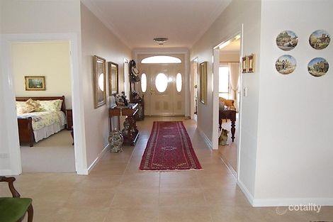 Property photo of 36 Pelican Drive Rangeville QLD 4350