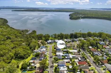 12 Ivy Ave, Chain Valley Bay, NSW 2259