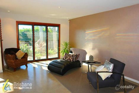 Property photo of 14 Roxburgh Street Kenmore QLD 4069