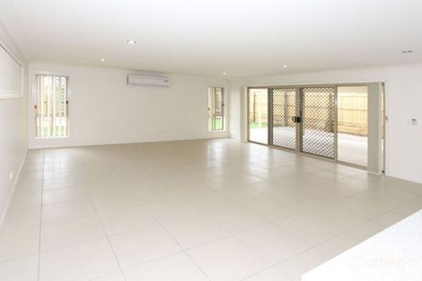 Property photo of 11 Adeline Close Durack QLD 4077