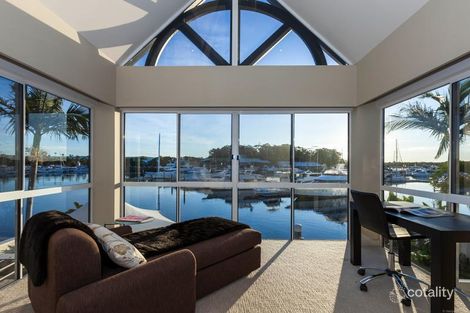 Property photo of 5648 Harbour Terrace Hope Island QLD 4212