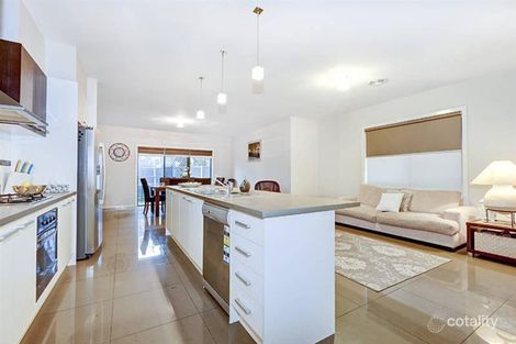 Property photo of 15 Princes Circuit Craigieburn VIC 3064