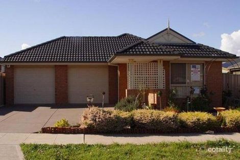 33 Oakview Pde, Caroline Springs, VIC 3023