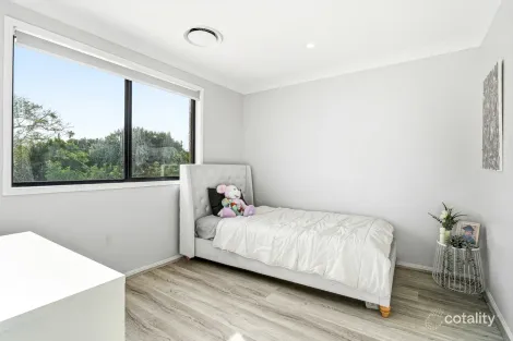 Property photo of 71 Gladstone Parade Riverstone NSW 2765