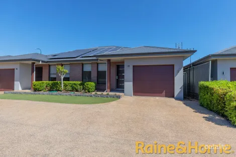 Property photo of 18 Fountain Circuit Dubbo NSW 2830