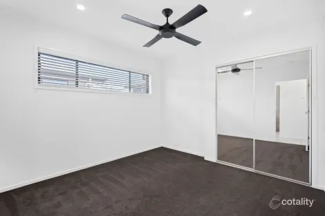 Property photo of 12 Cressbrook Circuit Deebing Heights QLD 4306