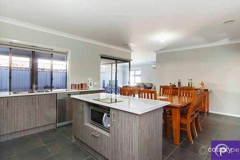 Property photo of 16 Christie Court Pakenham VIC 3810