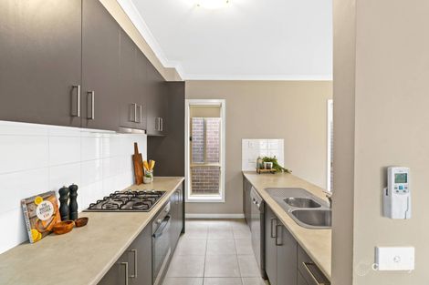 Property photo of 1/24 McBurnie Drive Kurunjang VIC 3337