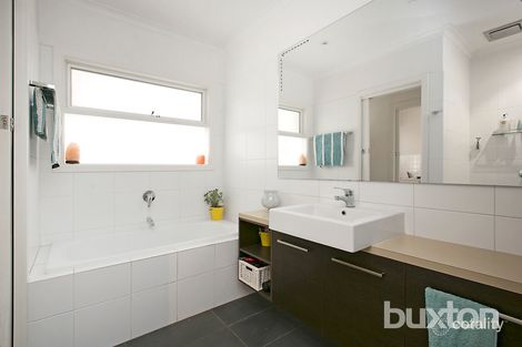 Property photo of 18 Lorna Street Cheltenham VIC 3192