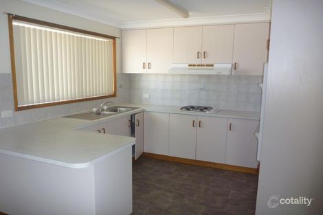 Property photo of 28 Nardoo Street Glenfield Park NSW 2650