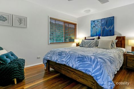 Property photo of 27 Sommerville Crescent Whitfield QLD 4870
