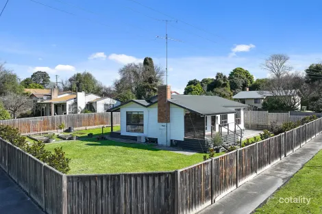 24 EASTERN AVE, NEWBOROUGH, VIC 3825