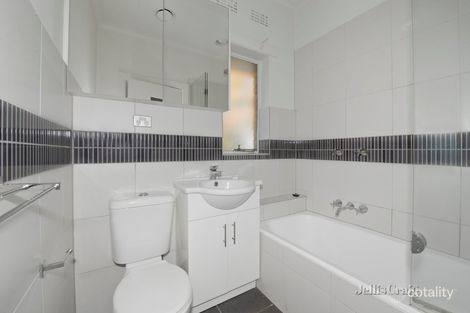 Property photo of 4/20 Chaucer Crescent Canterbury VIC 3126