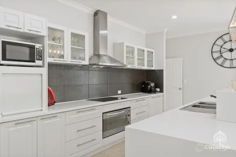 Property photo of 29 Persimmon Place Kalamunda WA 6076