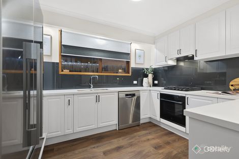 Property photo of 10 Brandon Court Endeavour Hills VIC 3802