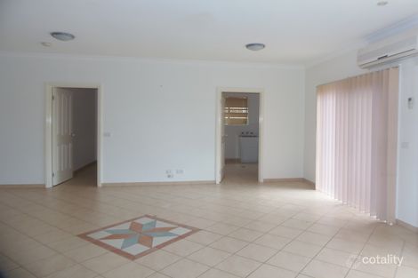 Property photo of 13 Stoke Heath Way Caroline Springs VIC 3023